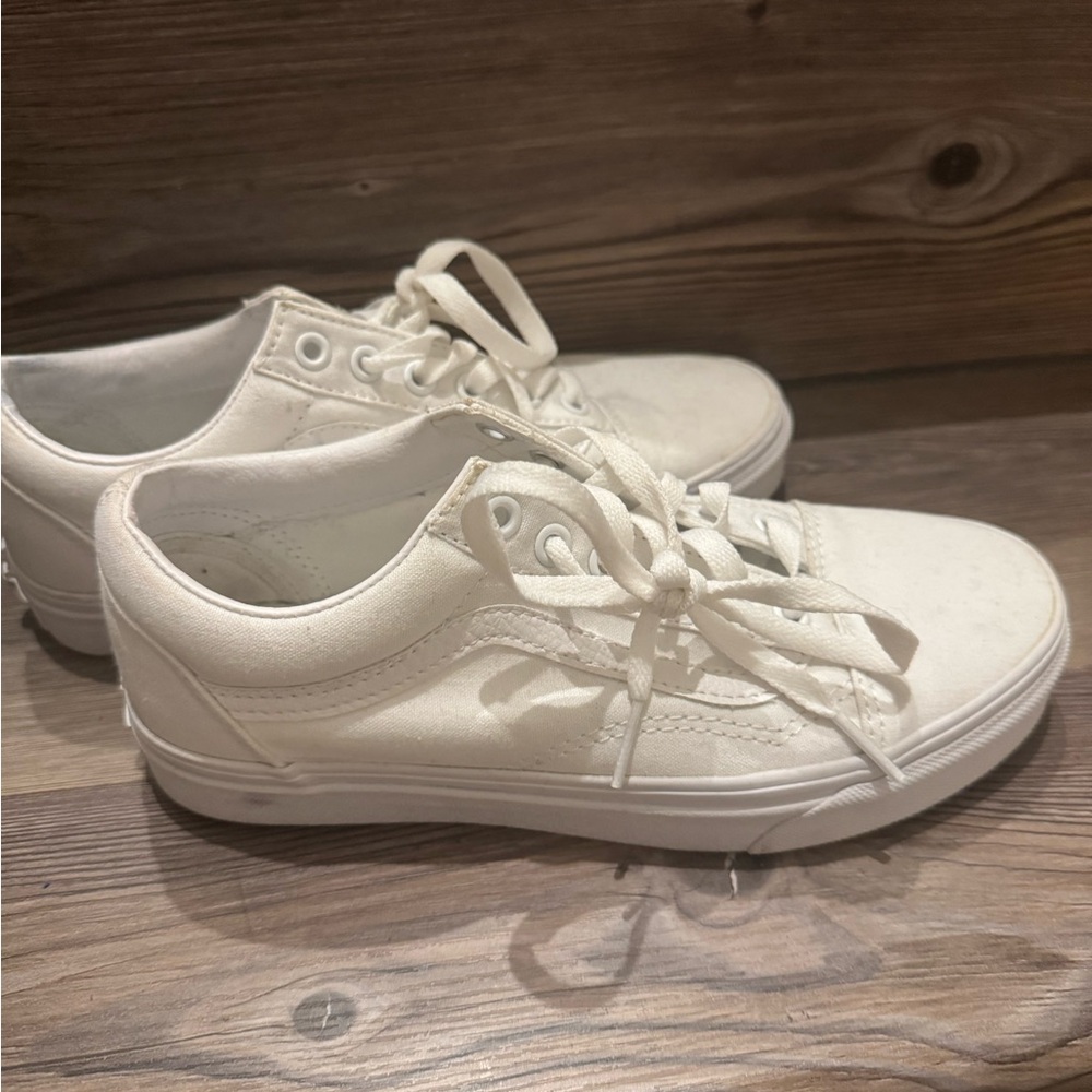 VANS White Low-Top Sneakers